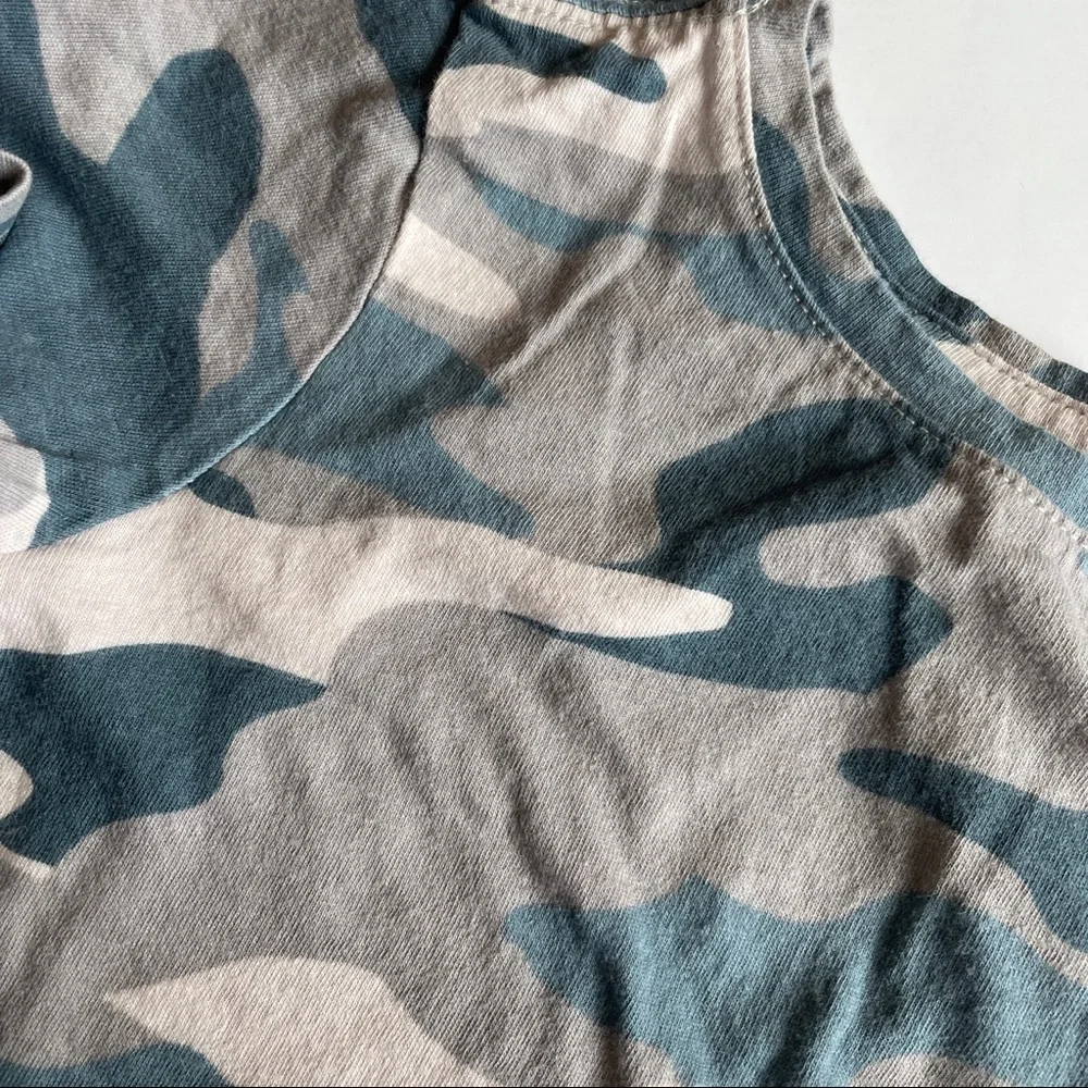 Old Navy tee